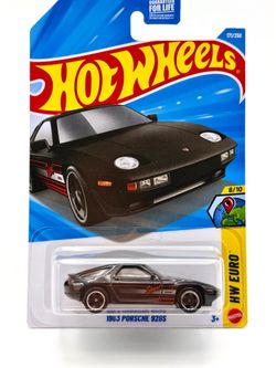 Hot Wheels 1:64 Scale Diecast Model - 1983 Porsche 928S