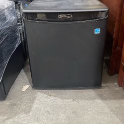 Danny Mini Fridge