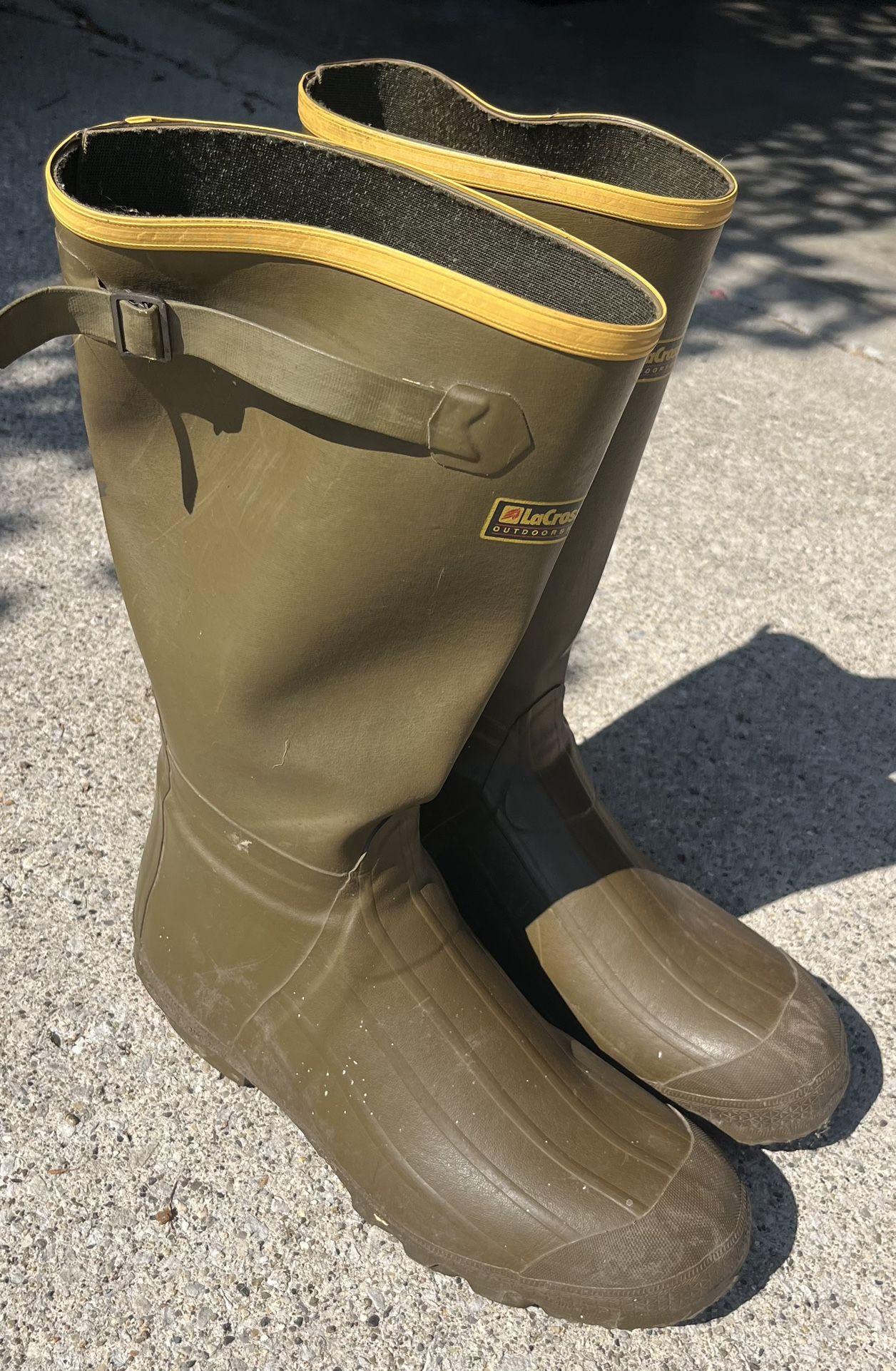 LaCrosse Men's 18" tall Hunting, farming work Rubber round toe Boots, Green 11