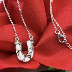Stamped .925 Silver Native American Horseshoe Luck Pendent With Wild Horse Stone