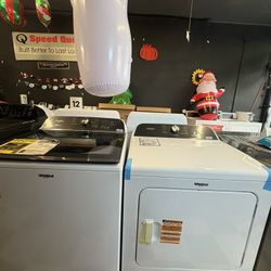 Whirlpool Washer And Dryer Set In White