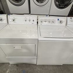 White Kenmore Top load Washer And Dryer Set In Excellent Condition!