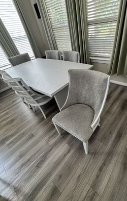 Kitchen Table and 6 Chairs