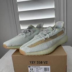 Yeezy Boost 350 V2 Hyperspace