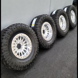 17" KM445 w/ 35x12.50R17 Goodyear Tires