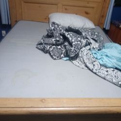 Queen Size Mattress And Box Spring Free