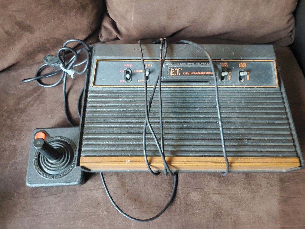 Atari 2600 with controller and 1 game and adapter