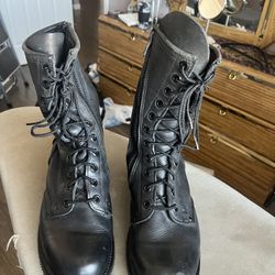 Hardley Boots Size 9 Men Almost New 