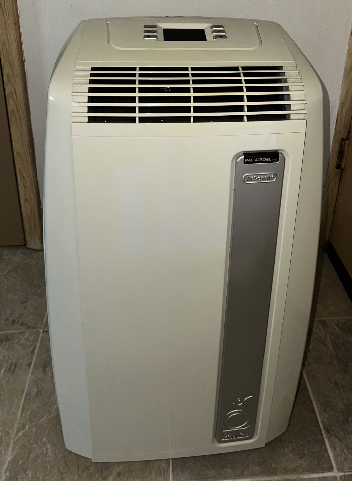 DeLonghi PAC A120E Portable Air Conditioner (12000 BTU)