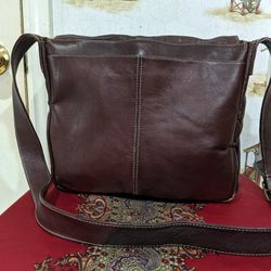 LATICO BROWN LEATHER CROSSBODY MESSAGER  BAG. 