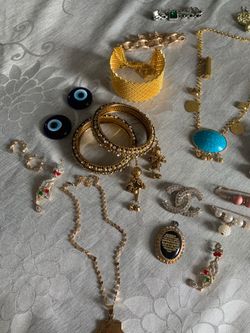 Jewelry some pcs are for 10 and some are for 15