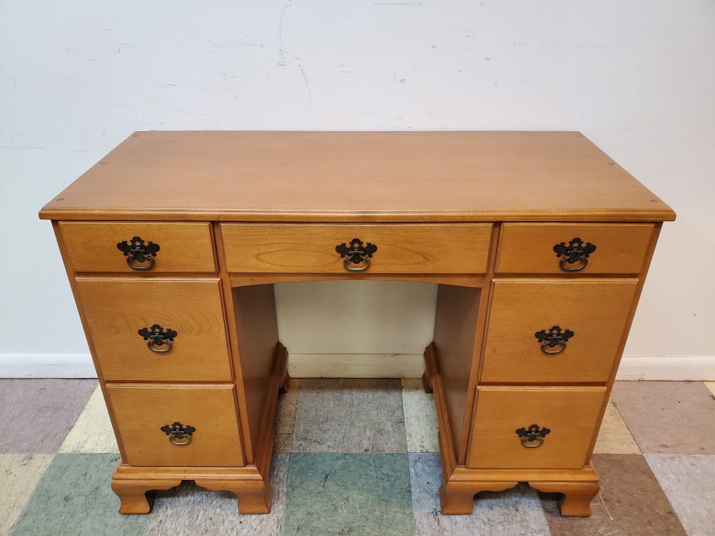 Vintage Salem Maple Kneehole Desk - Student Desk By Heywood Wakefield