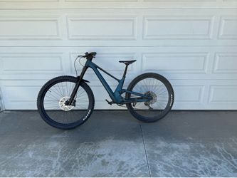 2022 Scott genius 930 small 29 mountain bike