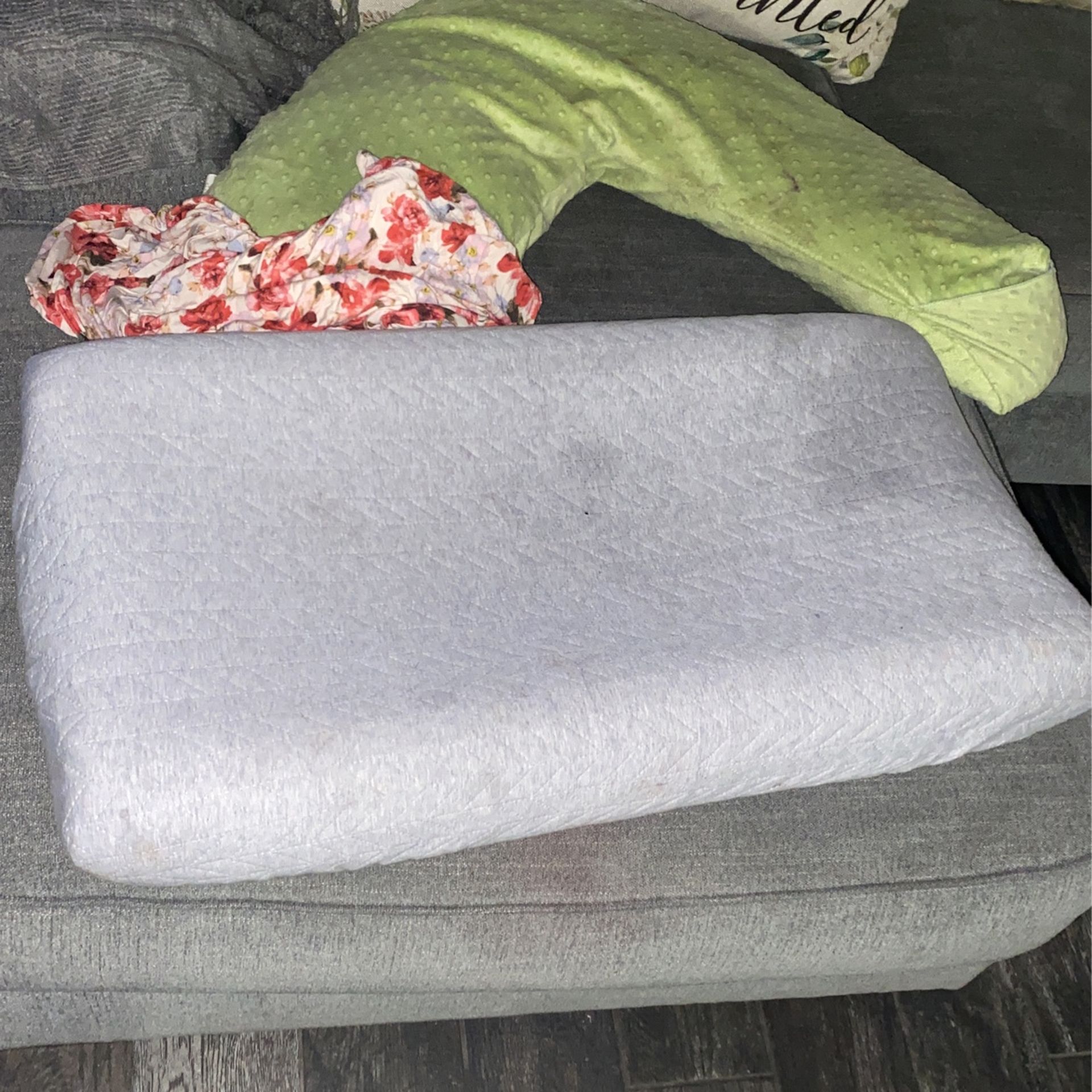 Changing Pad And Nursing Pillow 