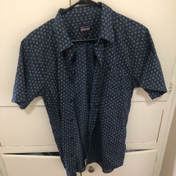 Patagonia Men’s Size Medium Button Up Shirt 