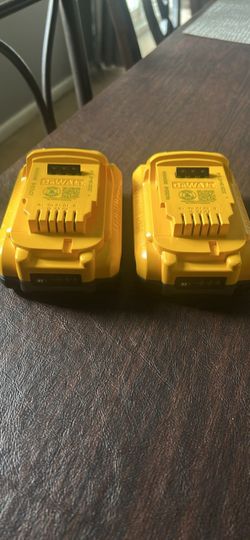 DeWalt 20V XR 4Ah Lithium-Ion Battery Pack (2)