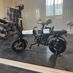 Folding electric scooter