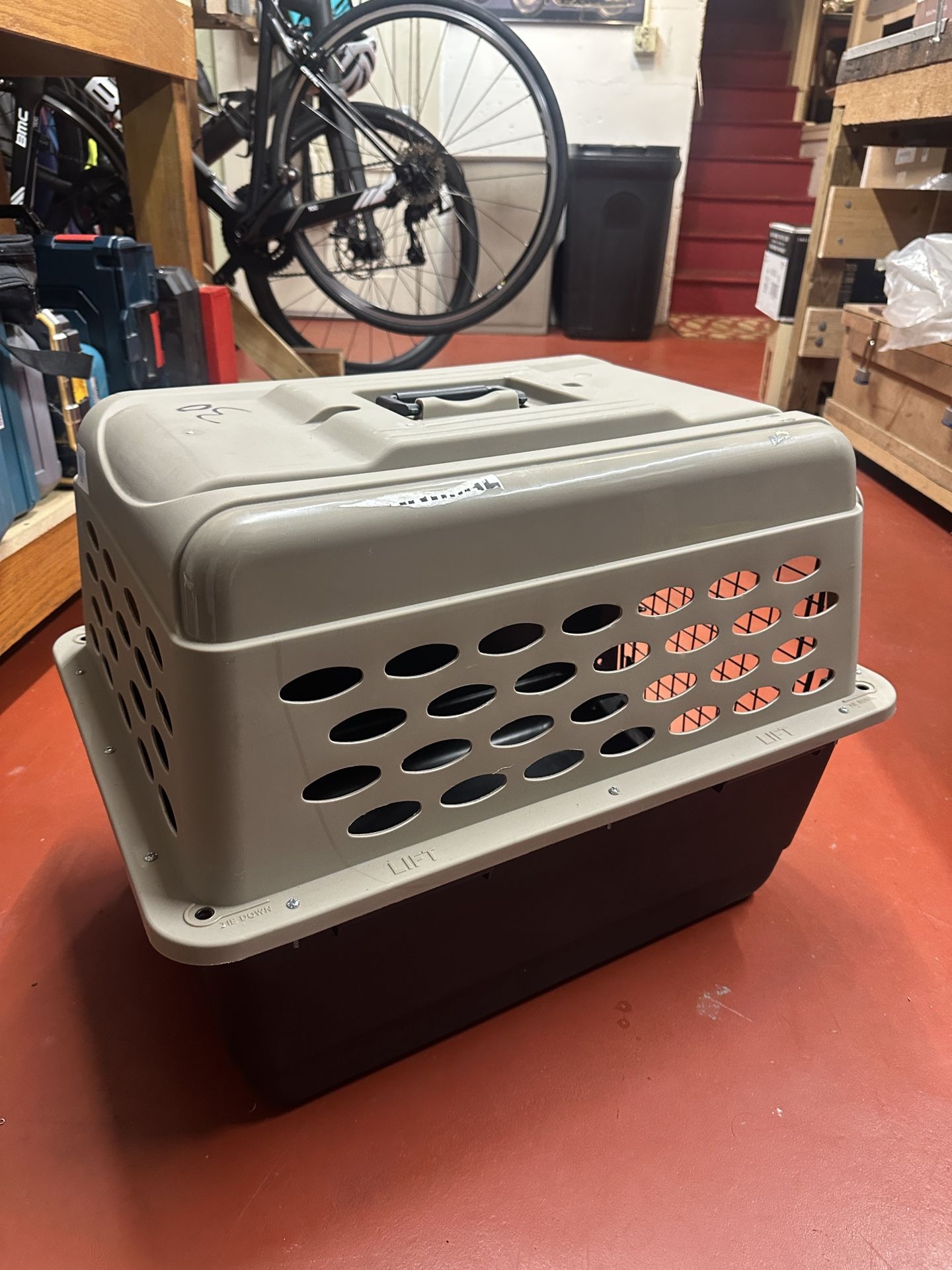 Airline Certified Dog Kennel MED-LRG Canine