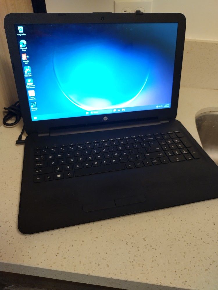 $125 - $125 - $125 - Excellent Working HP Laptop - 15.6' - Win 11 Pro 2025 - WiFi Bluetooth Webcam - Charger