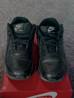 Black air maxes