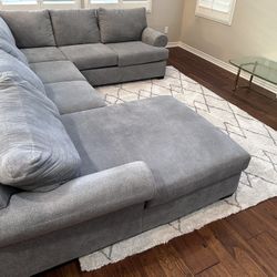 Spacious & Cozy Living Spaces Sectional Couch – $800 (Cash Only)