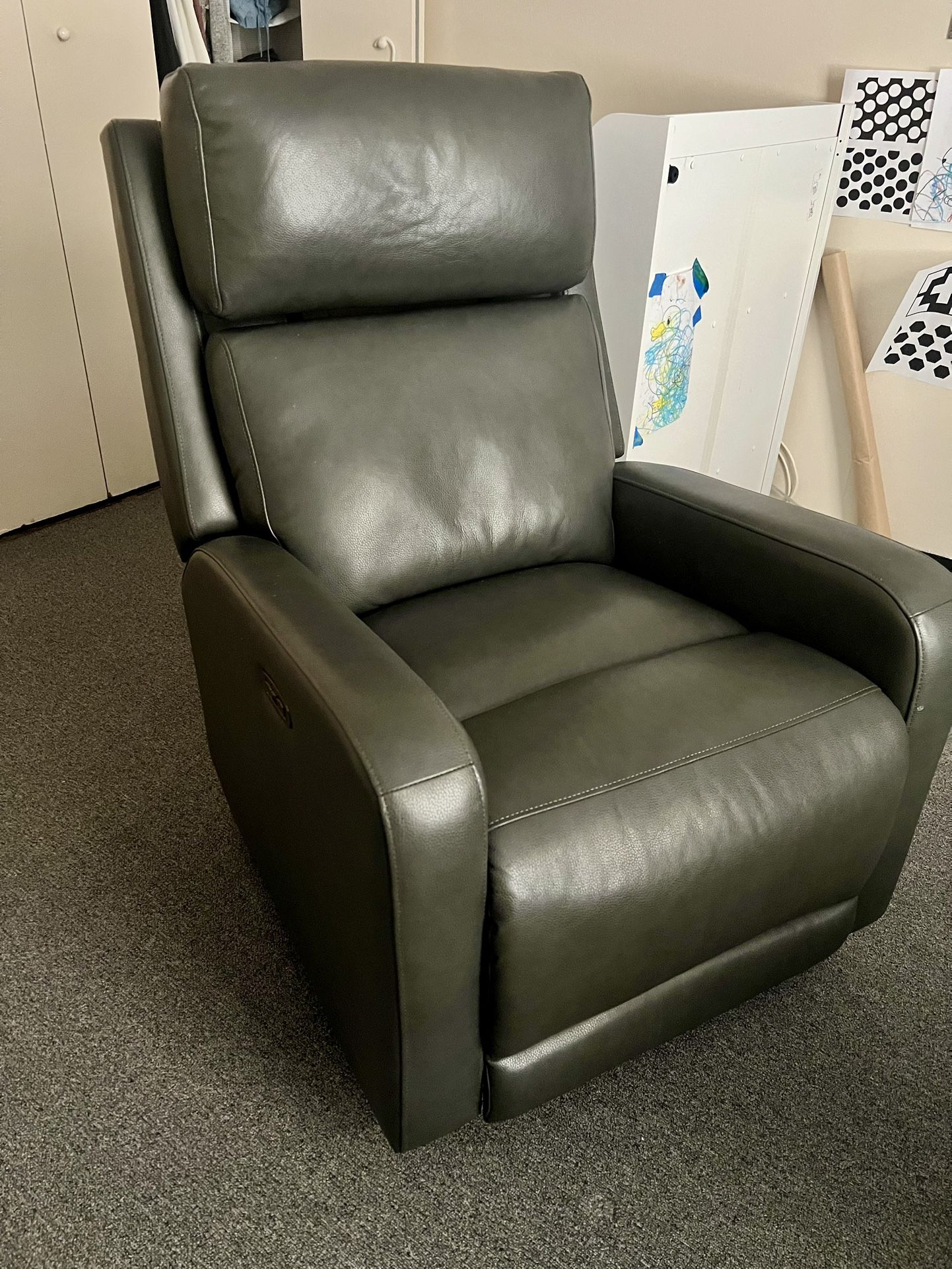 Recliner/rocking Chair, Electric