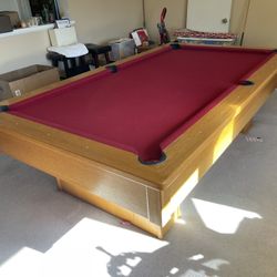 Pool Table 8ft ( Free Delivery & Set Up & New Color Felt Of Your Choice ) 
