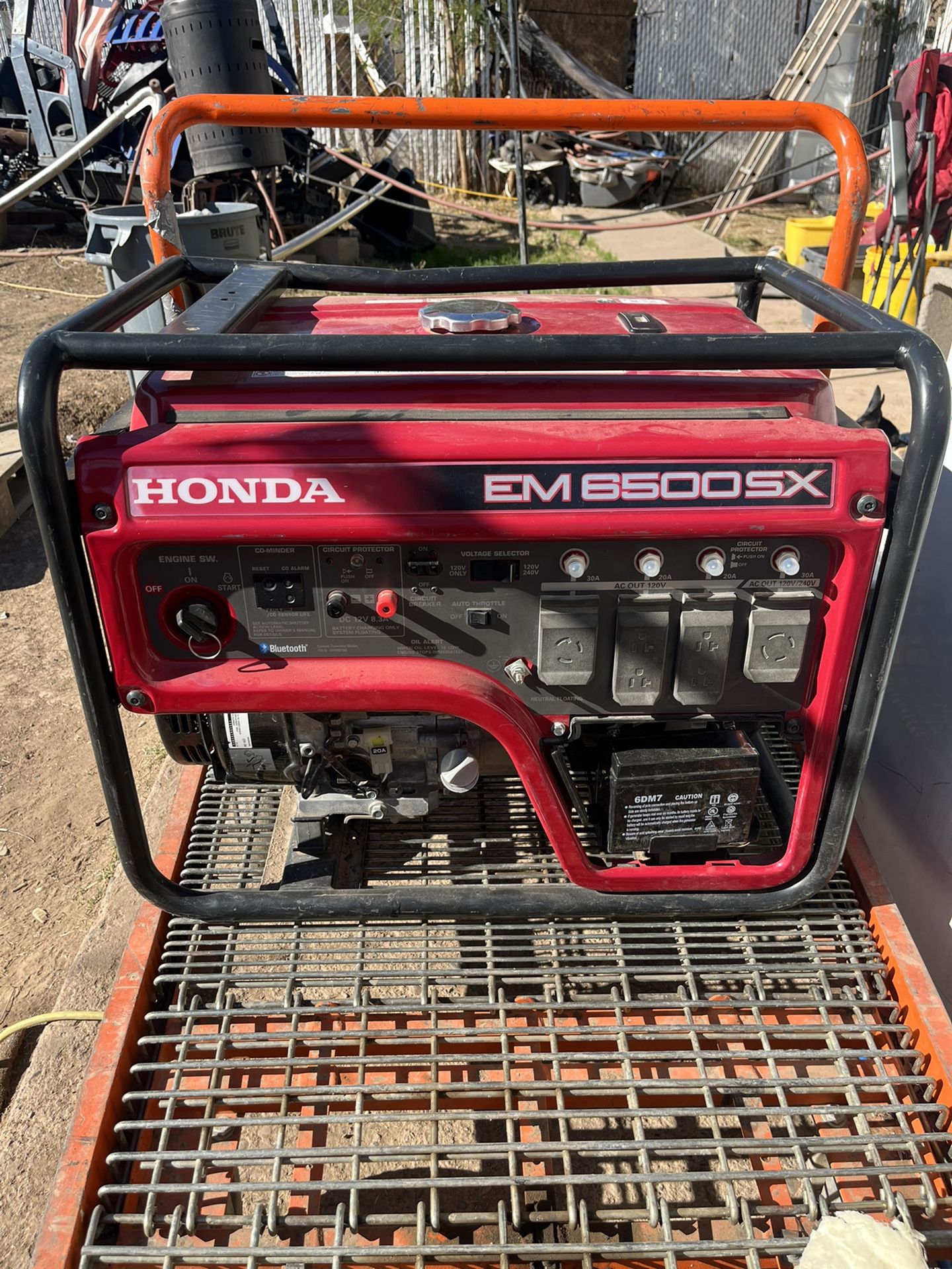 HONDA EM6500SX GENERATOR LIKE NEW CONDITION for Sale in Phoenix, AZ