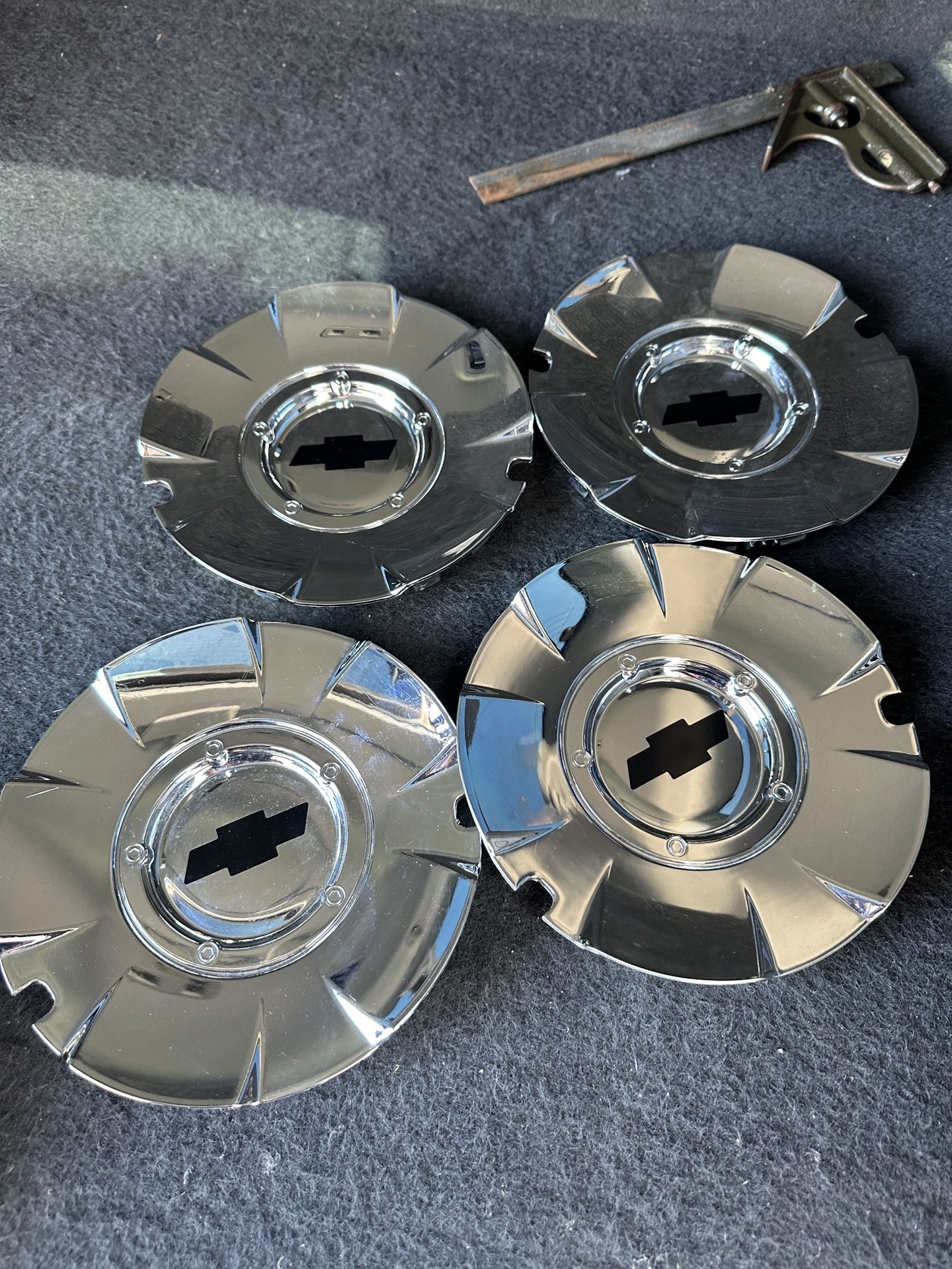 Silverado SS Center Caps 22in Wheels Replica