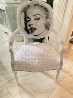 Marilyn Monroe chair