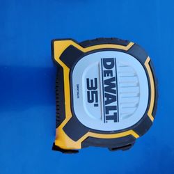 Brand New DeWalt 35 Foot Tape Measure