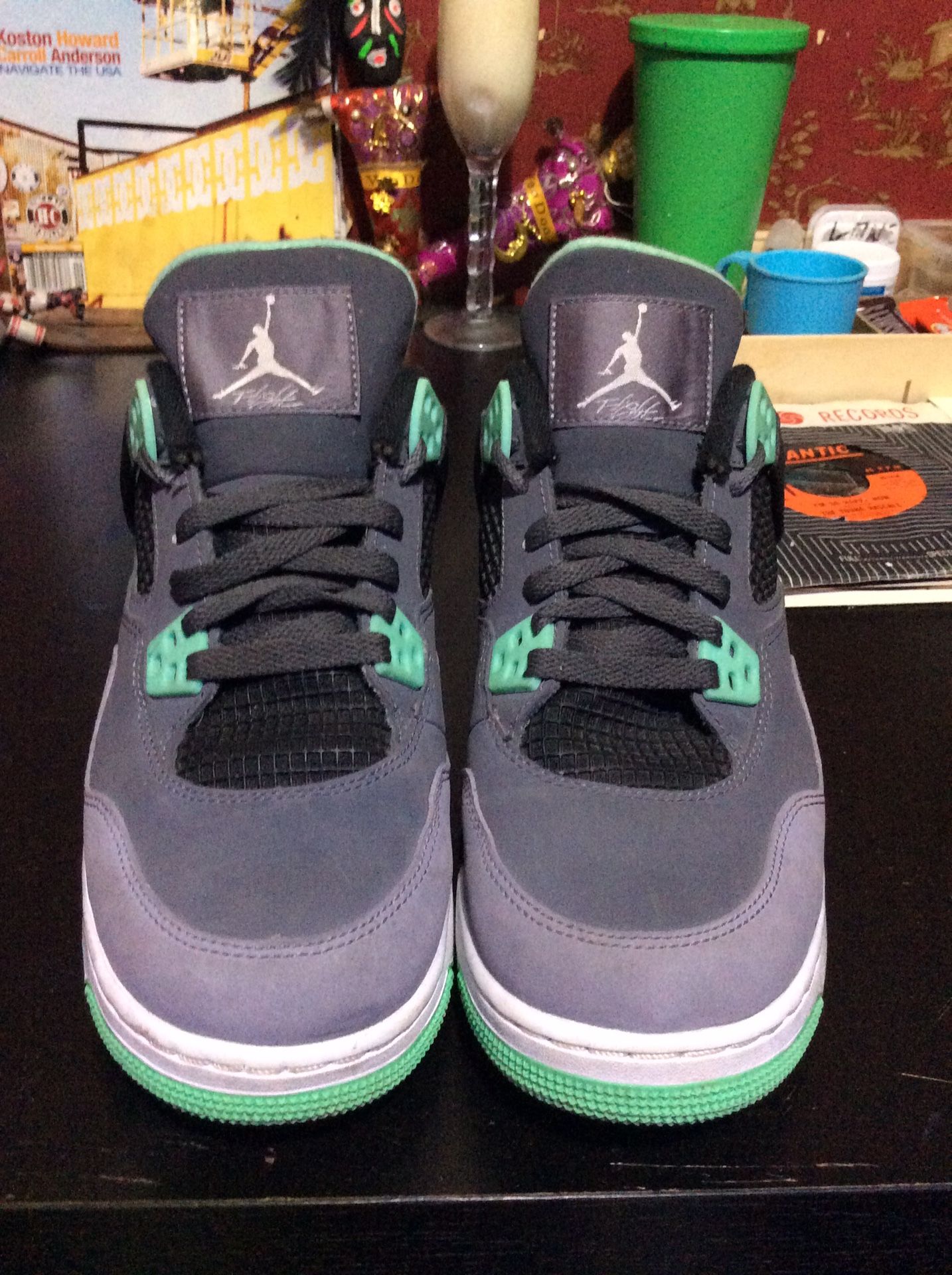 JORDAN 4 “GREEN GLOW” size 7 women’s