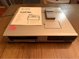 Vintage Sony SL-2400 Betamax VCR with Remote & Manual - Powers On - Parts/Repair