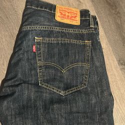 2 Pairs Of Levi’s 569 And One Pair Of Levi’s 550