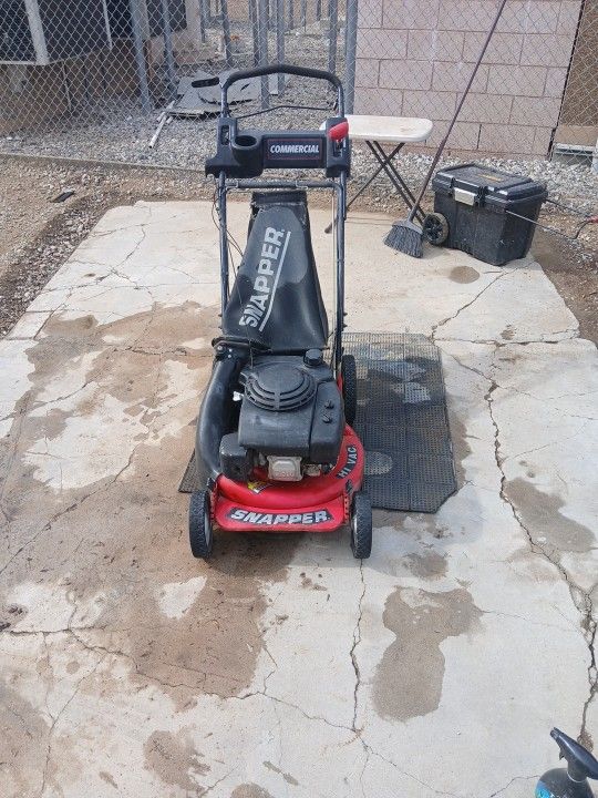 Snapper Commercial Mower