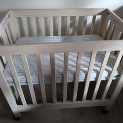 Babyletto Origami Mini Crib
