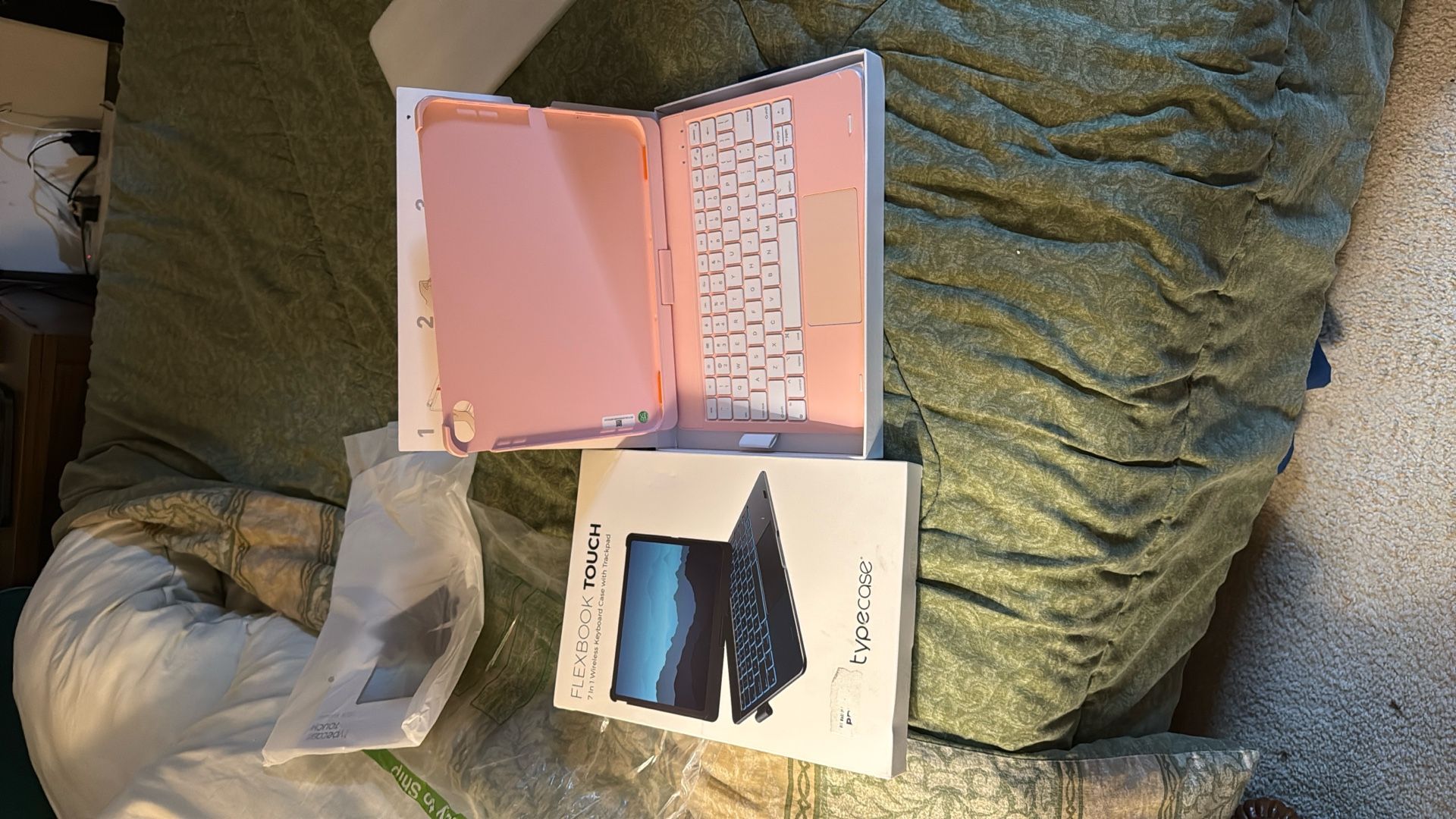 7 In 1 Wireless Keyboard Case With Trackpad