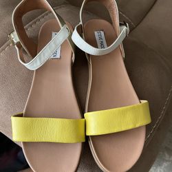 Steve Madden Ankle Strap Flat Sandals Size 8.5M