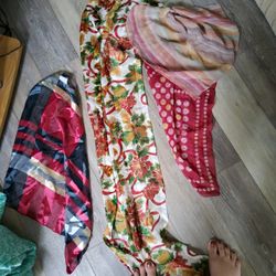SCARVES 4 PLUS 2.  FREE 