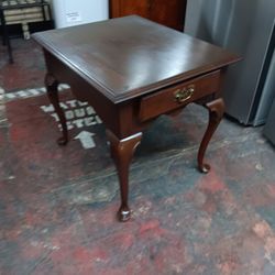 Ethan Allen Georgian Court Side Table