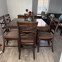 Dining table And Chairs 