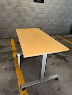 Manual Crank Standing Desk