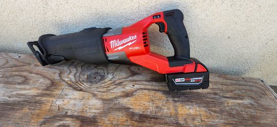 Milwaukee Sawzall m18 fuel Heavy Duty 5 speed  tool battery 5ah