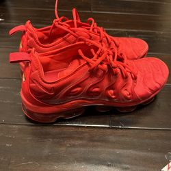 Red VaporMax Plus