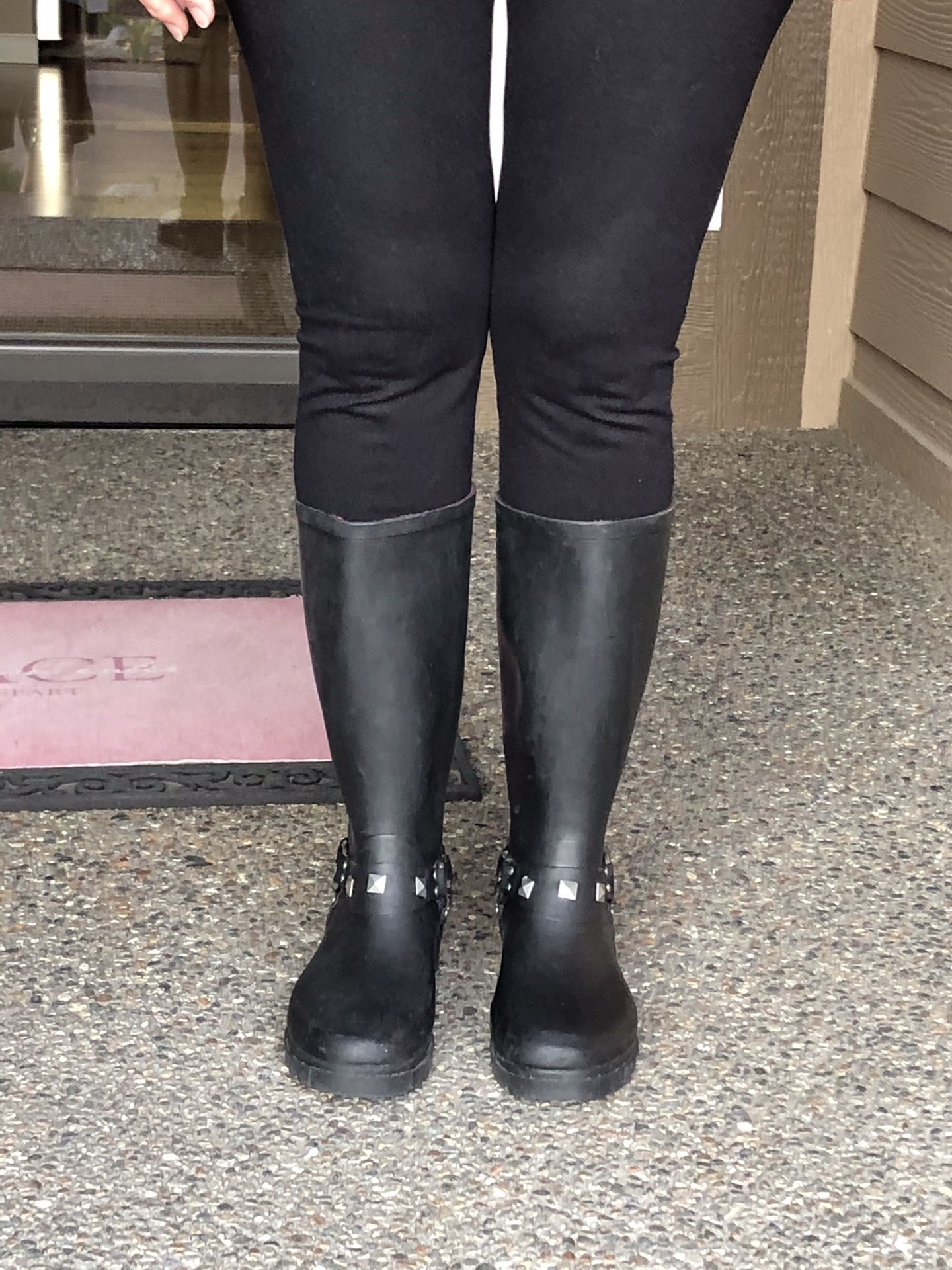 Women’s rain boots