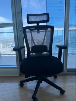 Autonomous Desk Chair