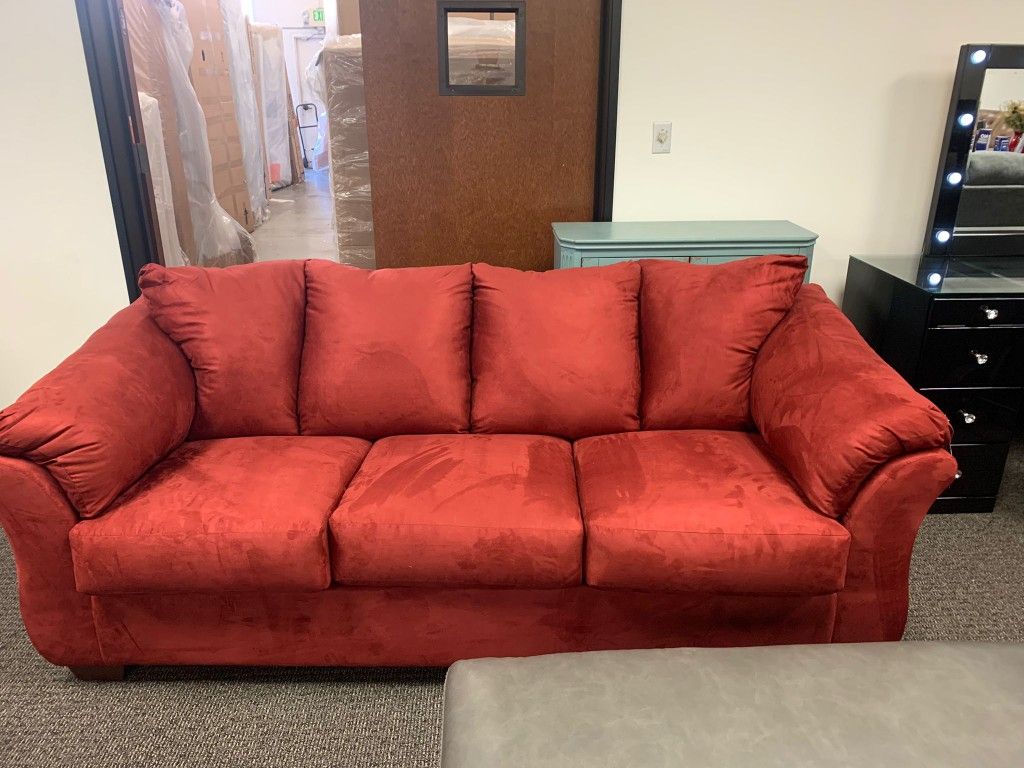 Darcy 2024 salsa sofa