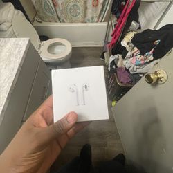 AirPods With MagSafe Charging Case