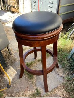 Bar height swivel stool