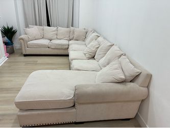 Sectional set